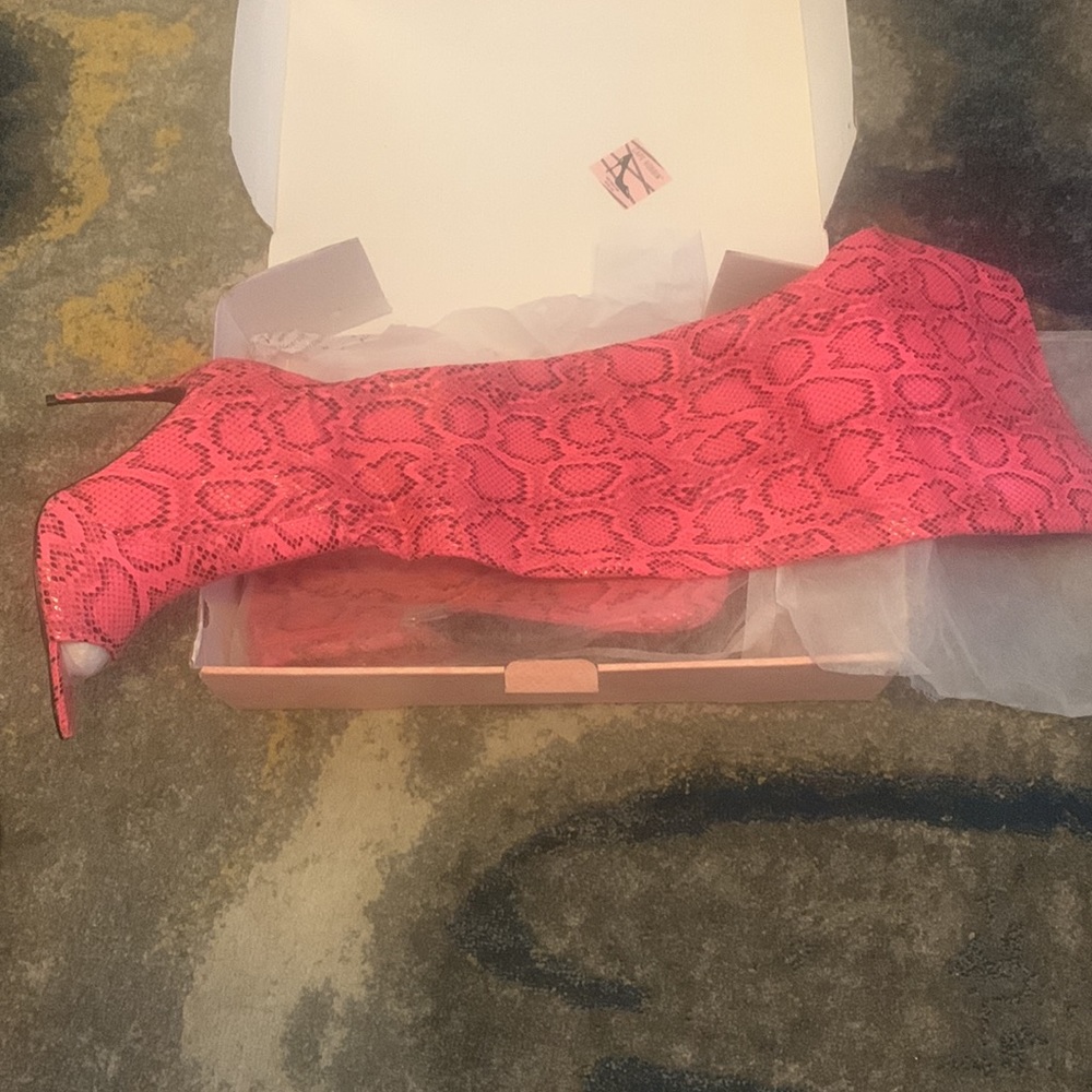 Cape robin pink snake skin boot